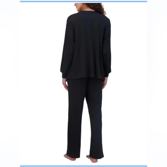 Live2Lounge Elegant Black Pajama Set with Square Neckline and Relaxed Fit - Picture 3 of 4